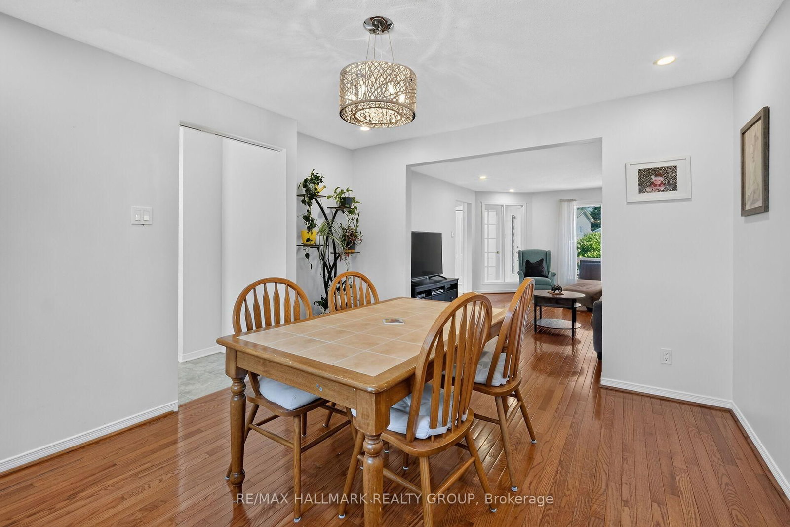 6117 Silverbirch Street • Ottawa, ON photo 16