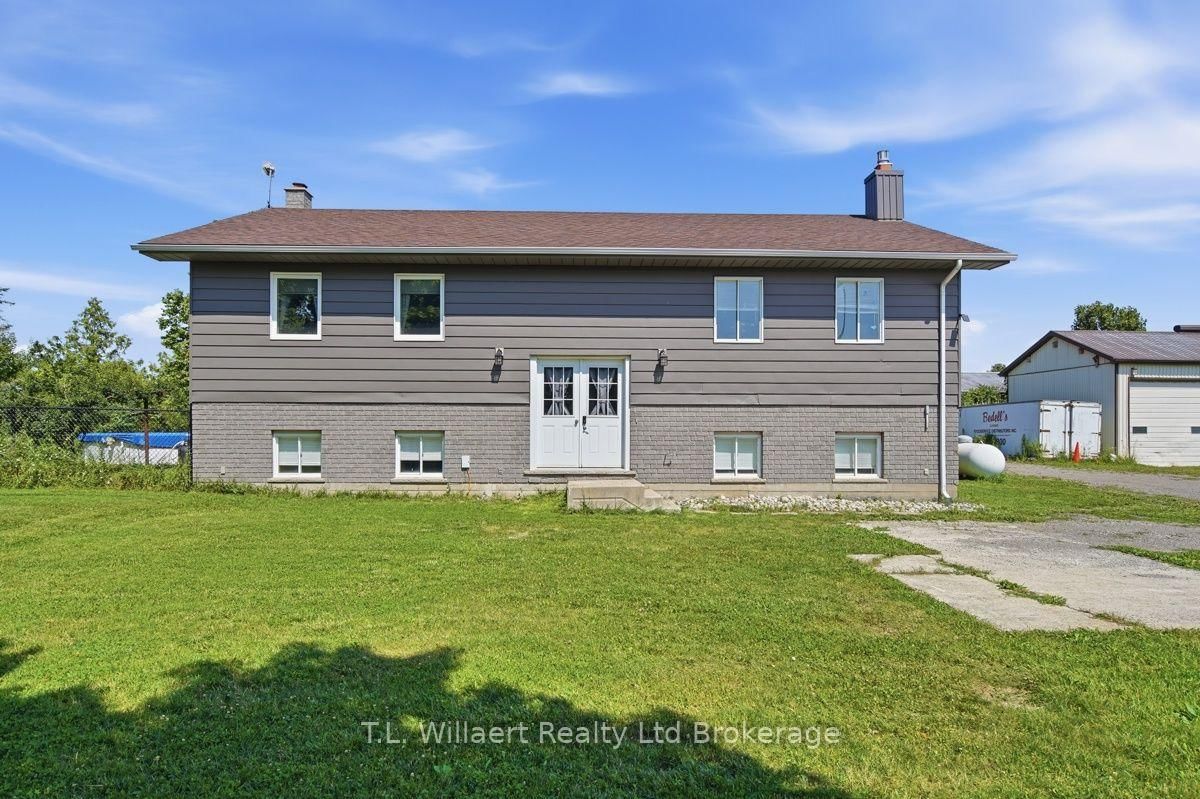 25130 Argyle Line • West Elgin, ON photo 1