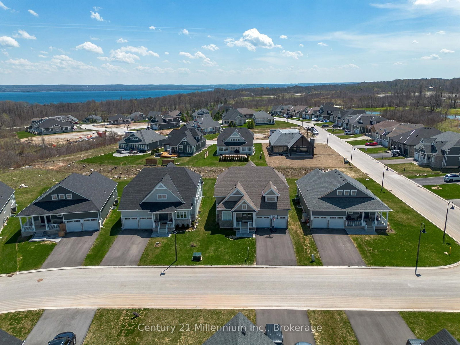 103 Laurens Lane • Georgian Bluffs, ON photo 4