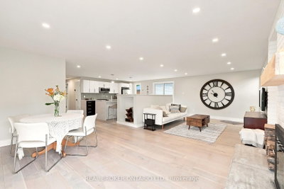 2021 Woodglen Crescent • Ottawa, ON photo 6