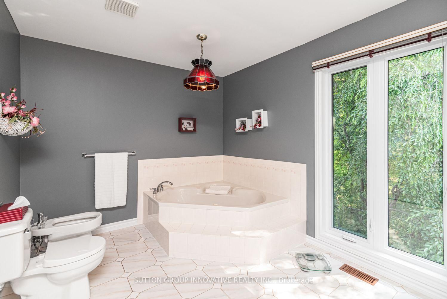 59 Renata Court • Hamilton, ON photo 20