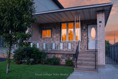 8 Robins Avenue — photo 4