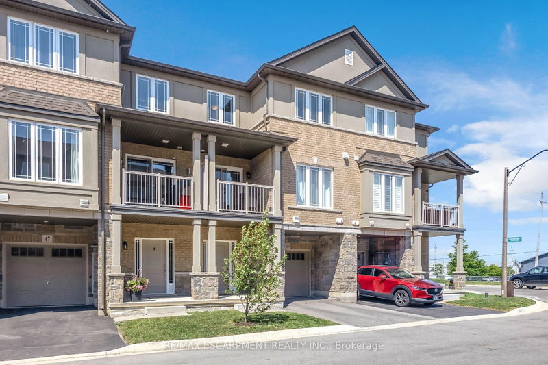 49 Laguna Village Crescent