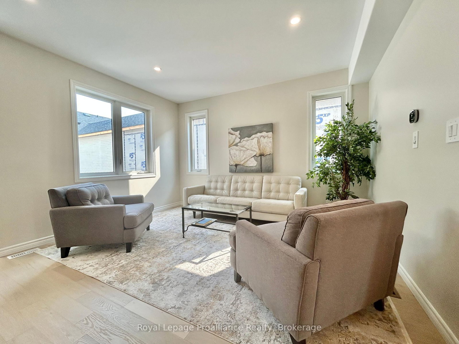 93 Athabaska Drive • Belleville, ON photo 6