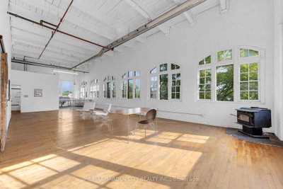 Office for lease at LOFT-468 Cumberland Avenue, Hamilton, Ontario, L8M 3M5 - Blakeley - MLS: X13578206