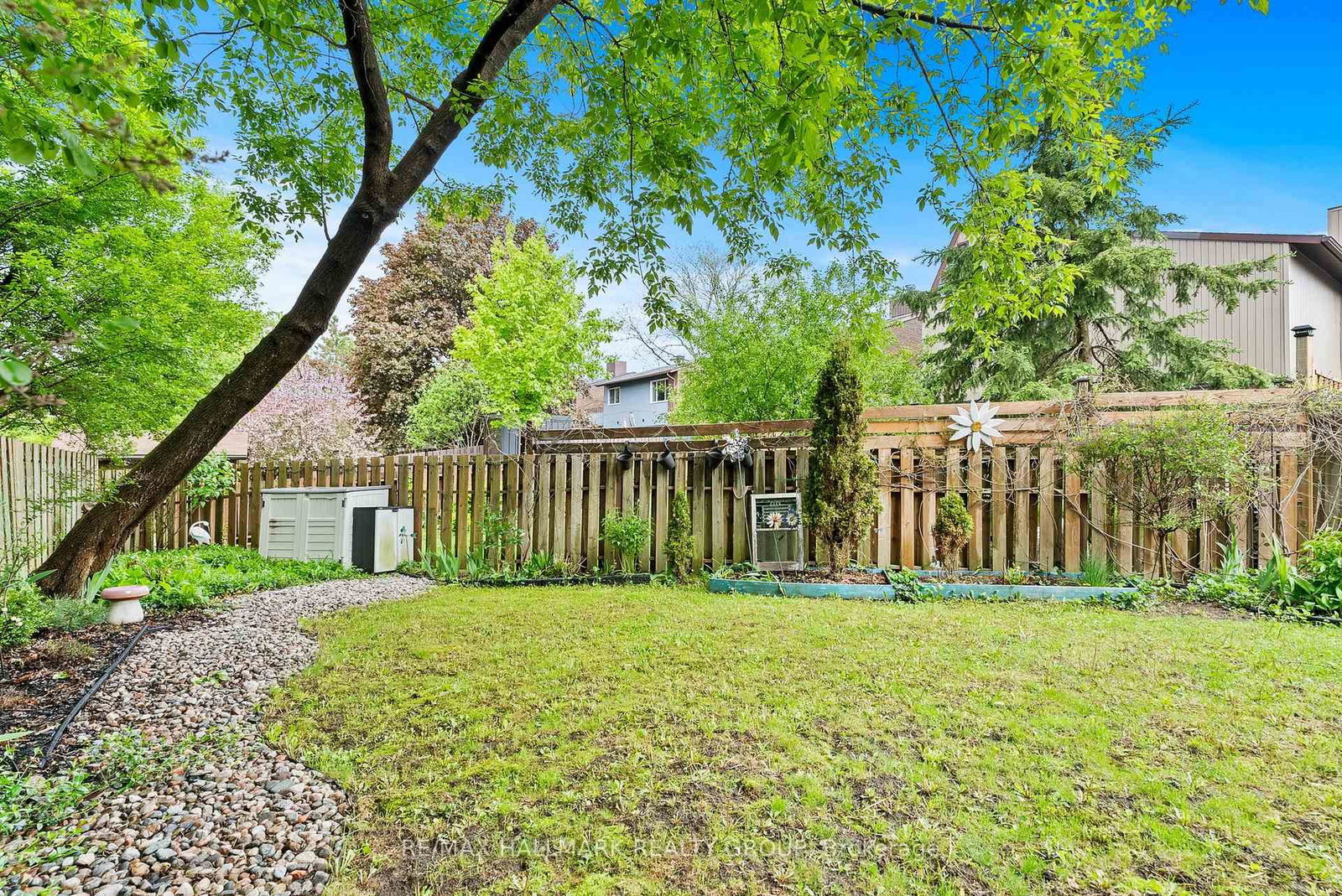 48 Sample Road • Ottawa, ON photo 36