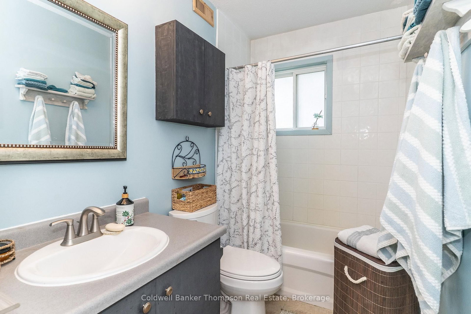 68 Stephenson. 2 Road E • Huntsville, ON photo 11