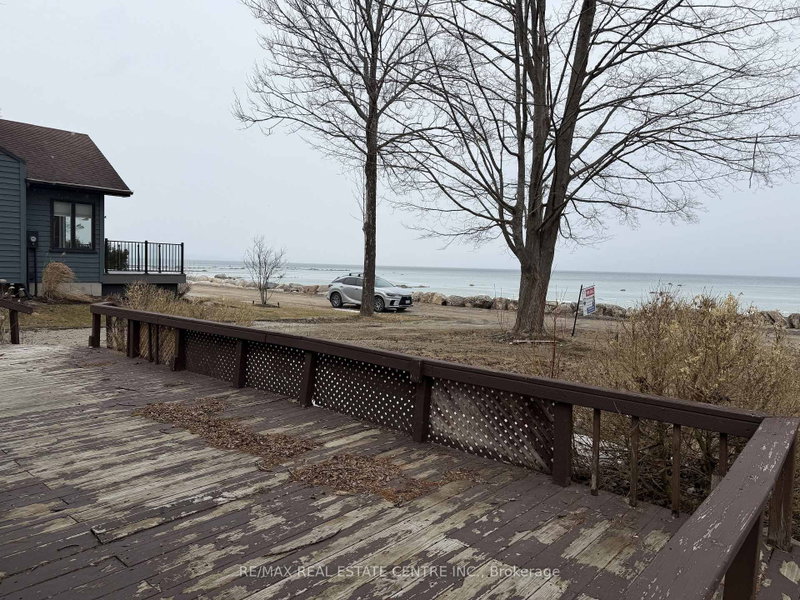 35 Lakeside Avenue