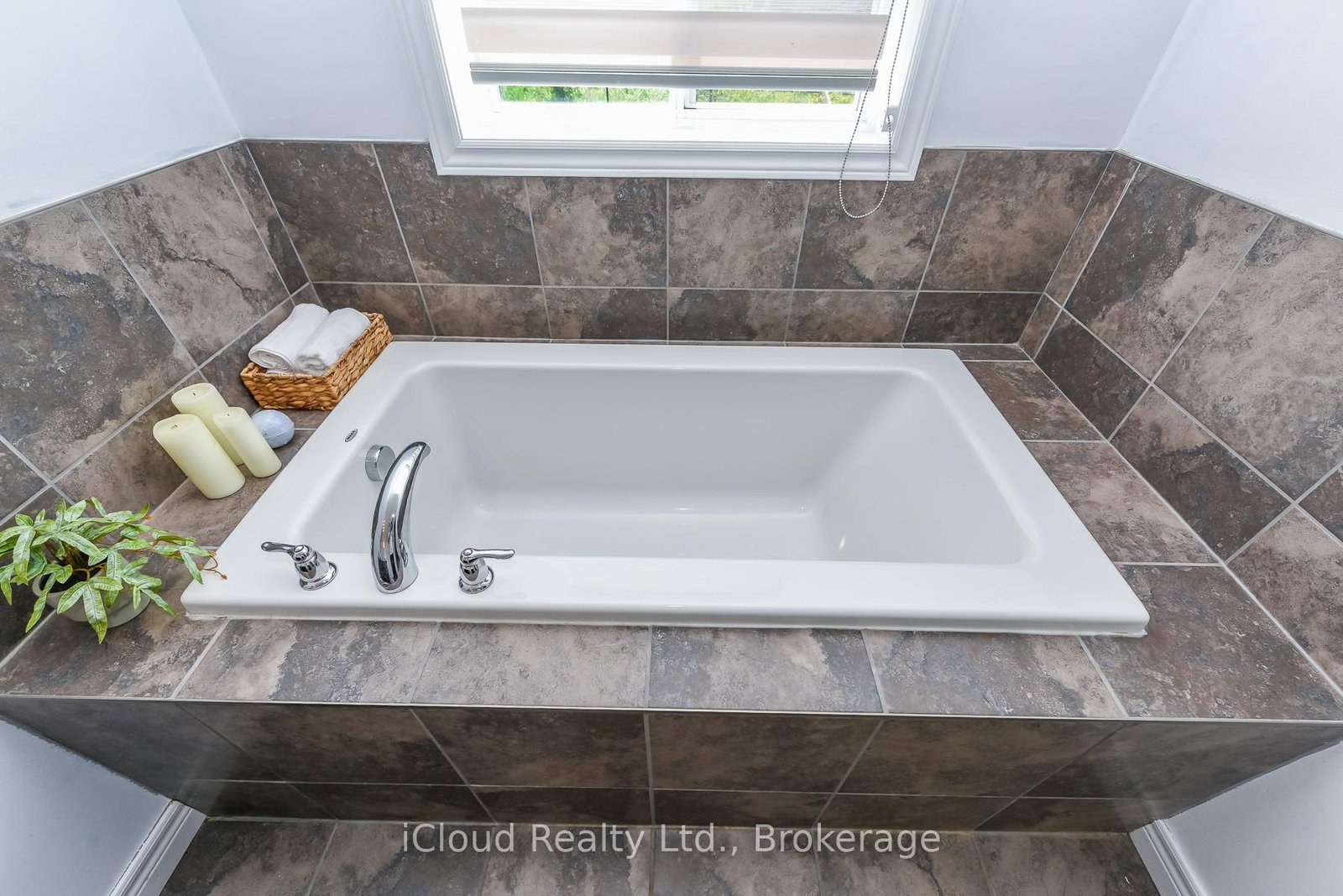 132 Drone Crescent • Guelph, ON photo 36
