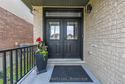 132 Drone Crescent • Guelph, ON photo 4