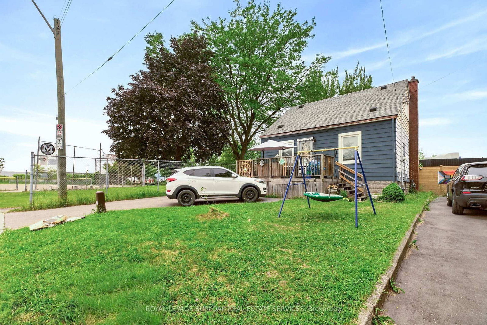 Detached House for sale at 1 Mahony Avenue, Hamilton, Ontario, L8H 3C3 - Normanhurst - MLS: X13578360