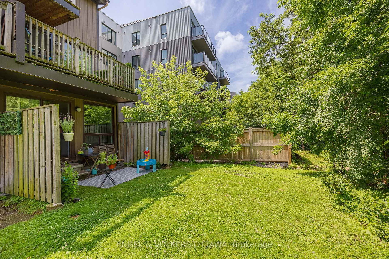 35 Robinson Avenue • #B • Ottawa, ON photo 19