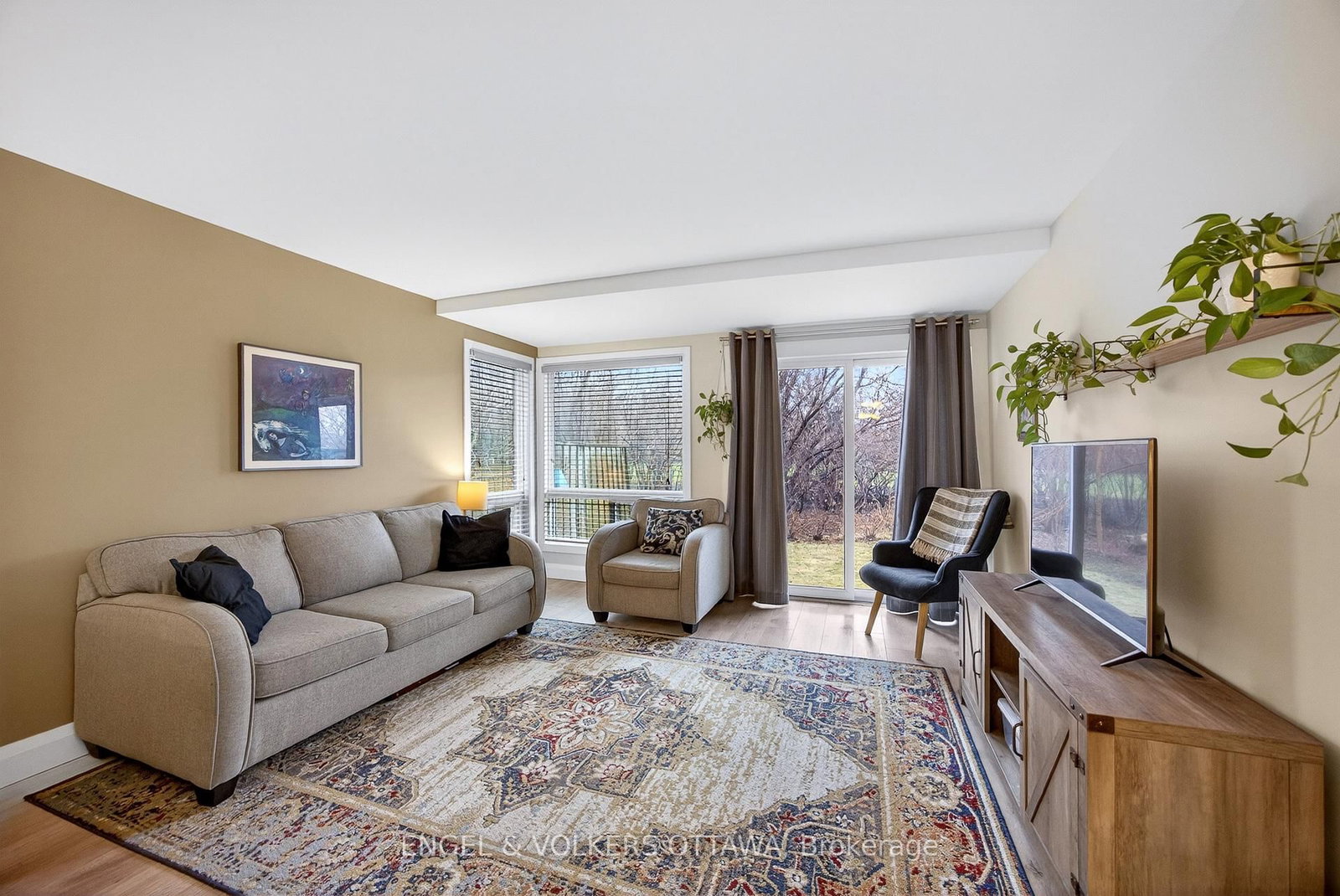 35 Robinson Avenue • #B • Ottawa, ON photo 8