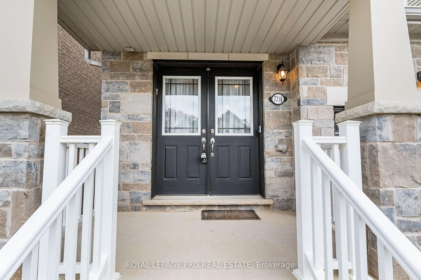 7718 Buckeye Crescent • Niagara Falls, ON photo 3
