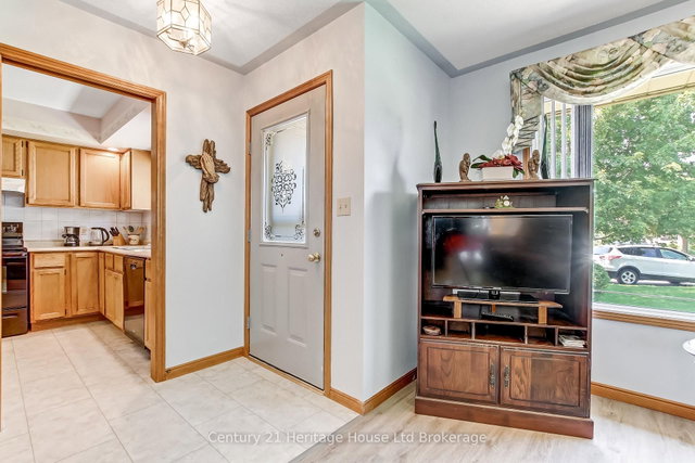 27 O'ROURKE PL Place E