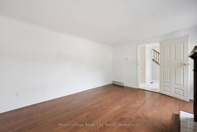 628 Willow Road • Guelph, ON photo 8