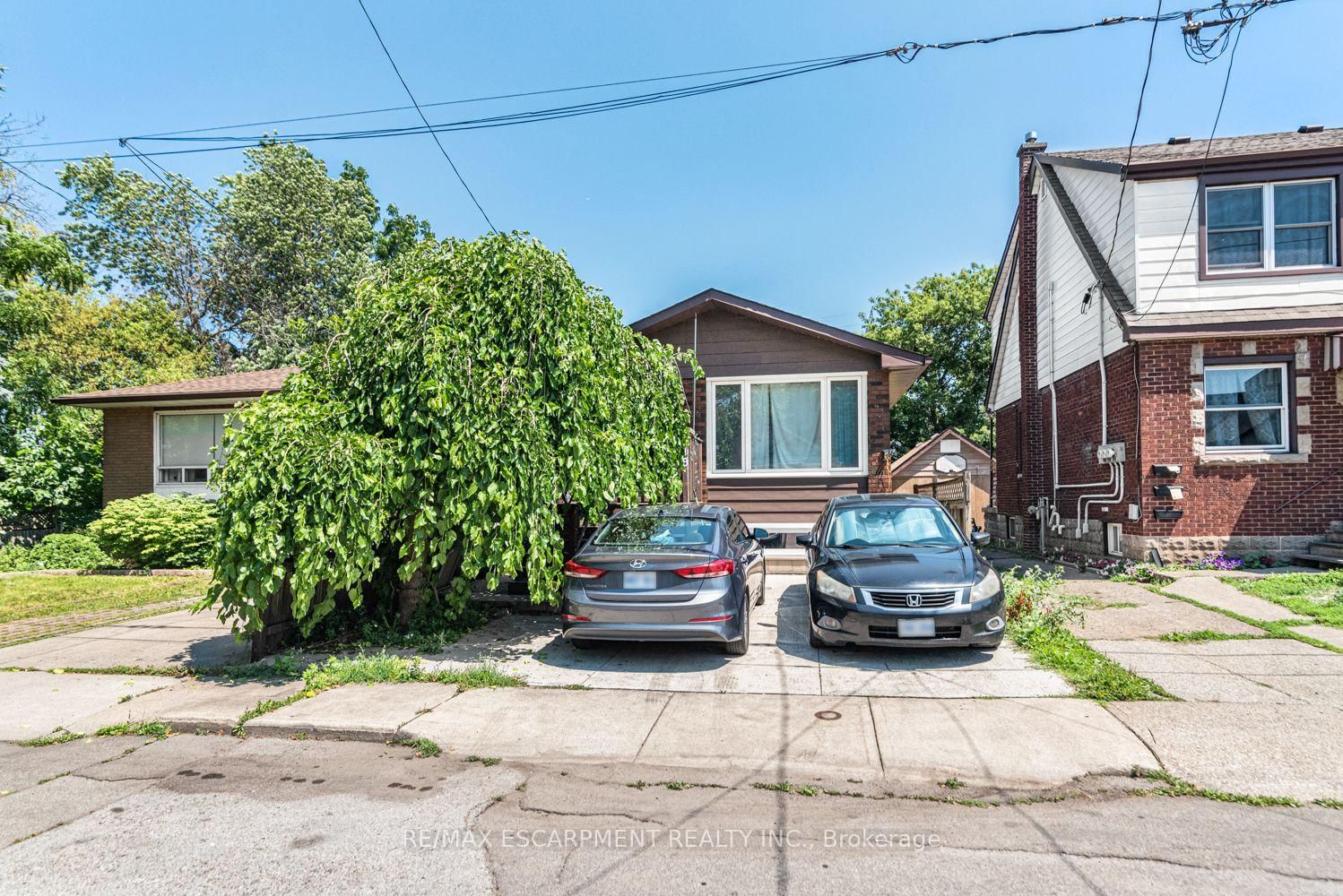 Detached House for sale at 418 Fairfield Avenue, Hamilton, Ontario, L8H 5H9 - Homeside - MLS: X13578700