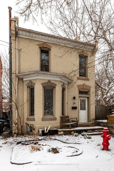24 Baillie Street • Hamilton, ON photo 2