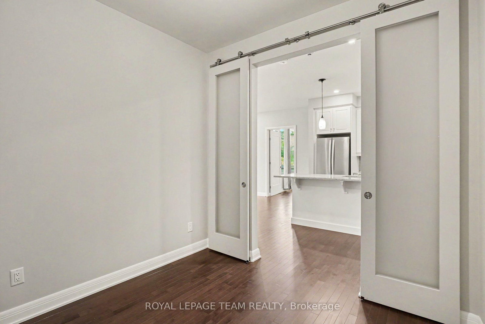 190 Boundstone Way • #104 • Ottawa, ON photo 8