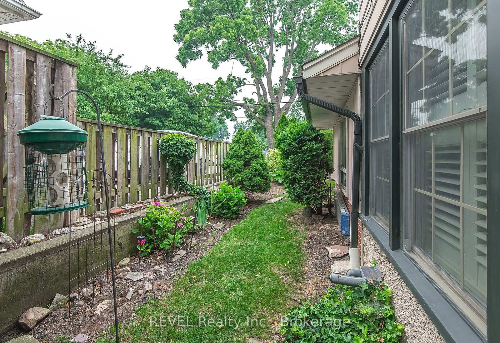 113 St. Paul Crescent • St. Catharines, ON photo 33