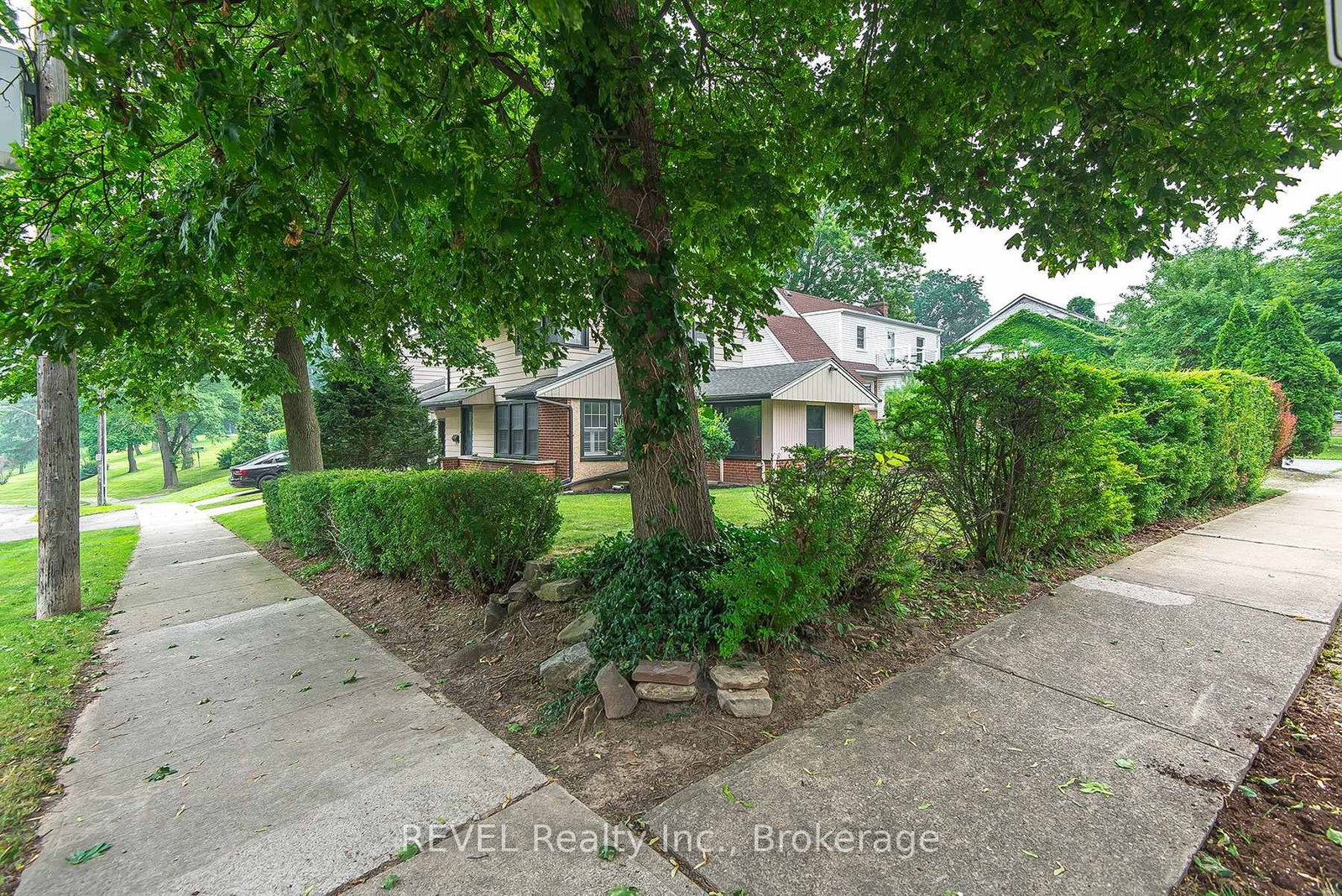 113 St. Paul Crescent • St. Catharines, ON photo 5