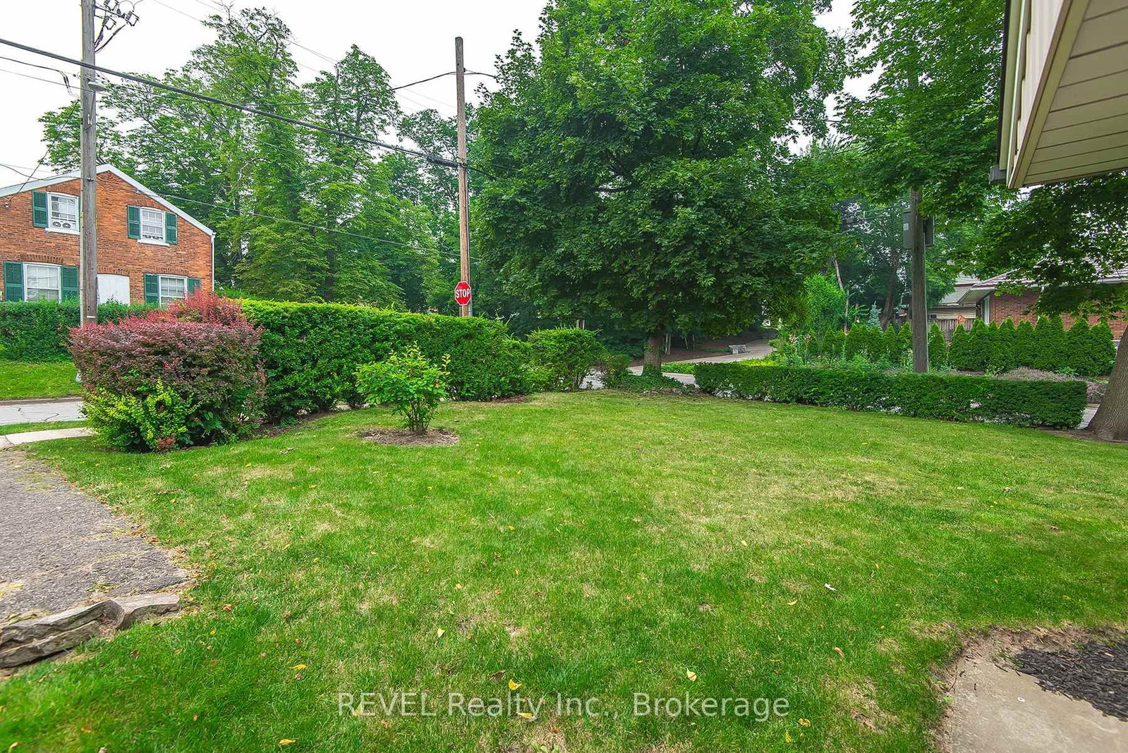 113 St. Paul Crescent • St. Catharines, ON photo 6