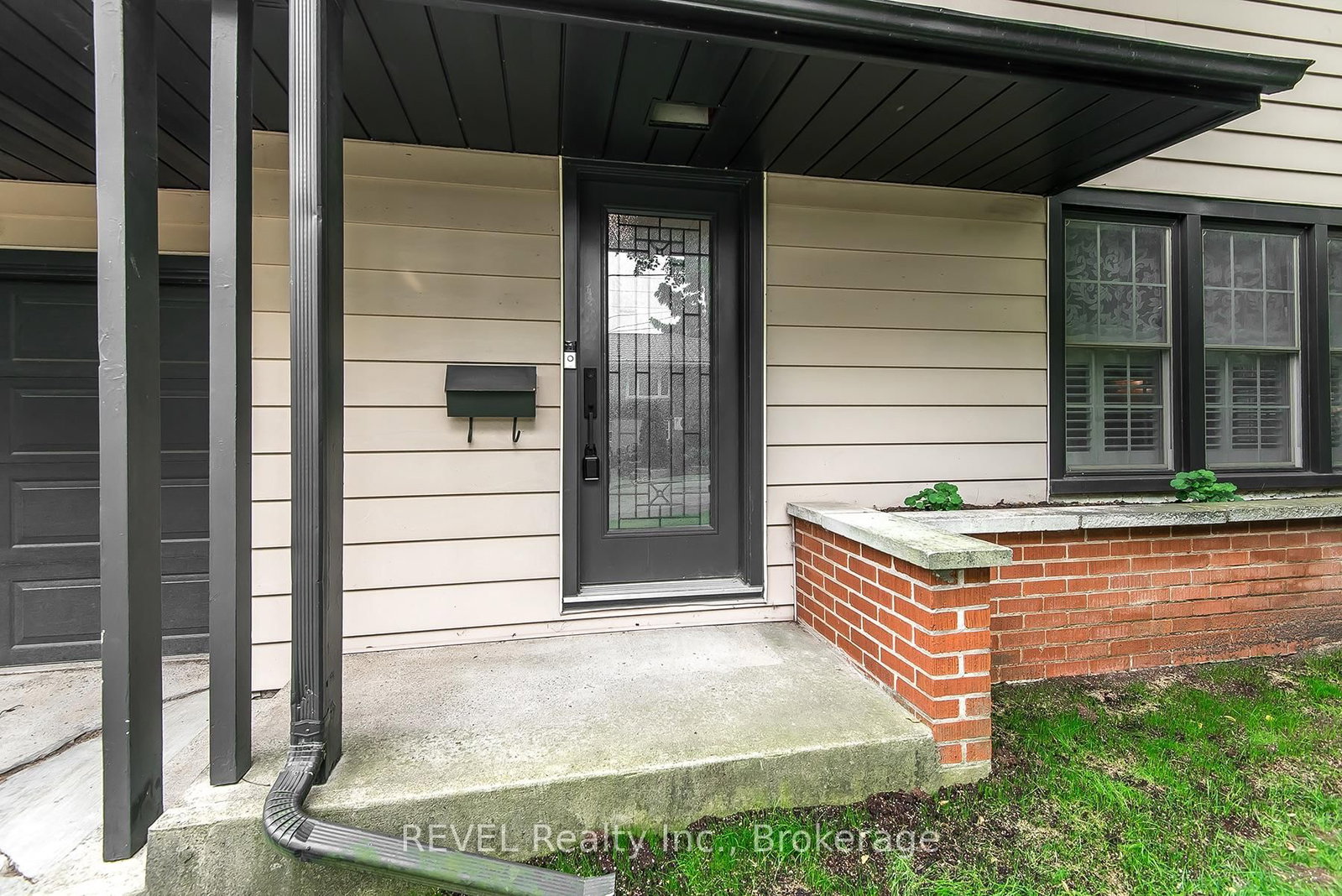 113 St. Paul Crescent • St. Catharines, ON photo 8