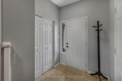 172 Colliston Crescent • Ottawa, ON photo 4