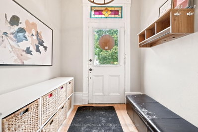 188 Esther Street — photo 4