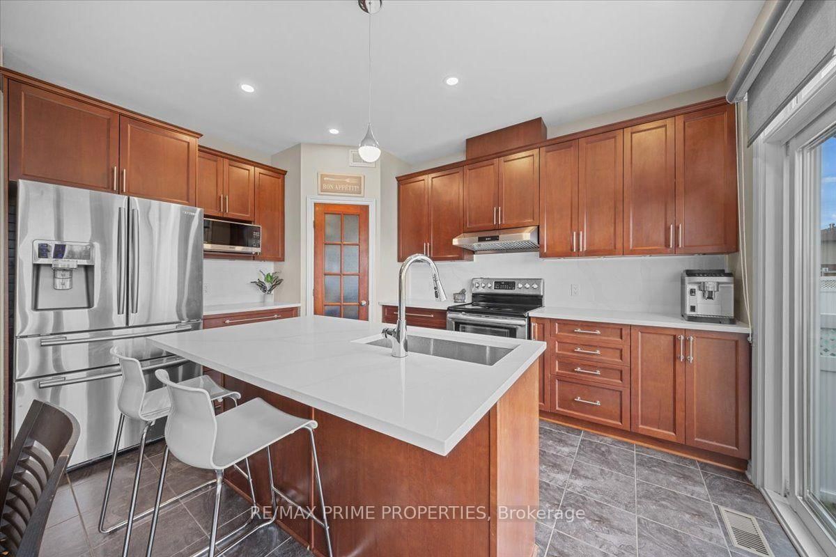 816 Azure Street • Orleans, ON photo 12