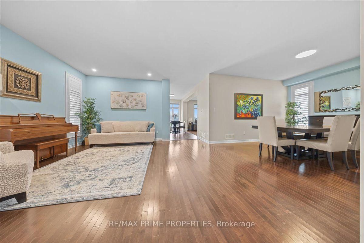 816 Azure Street • Orleans, ON photo 6