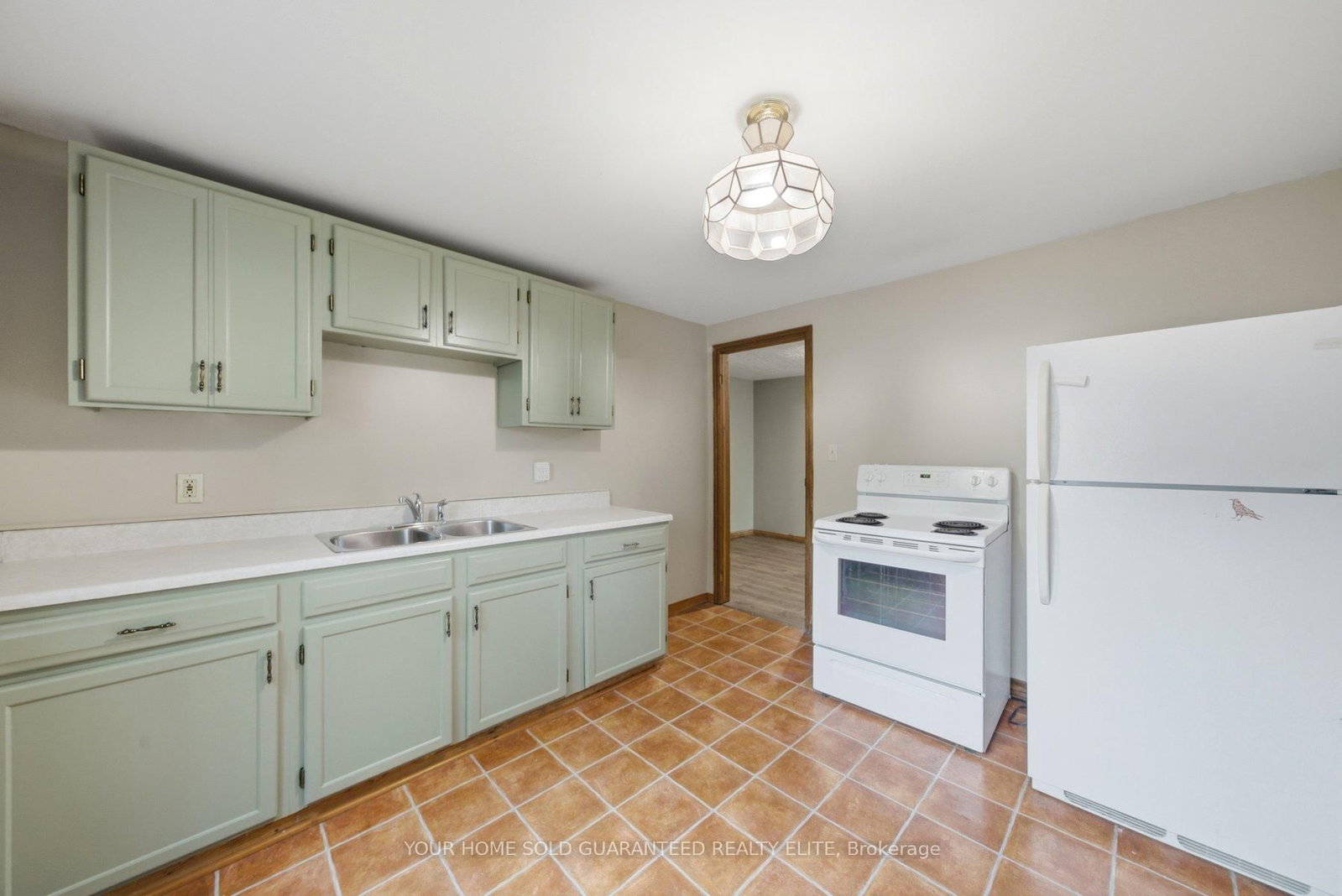 211 Canborough Street • West Lincoln, ON photo 17