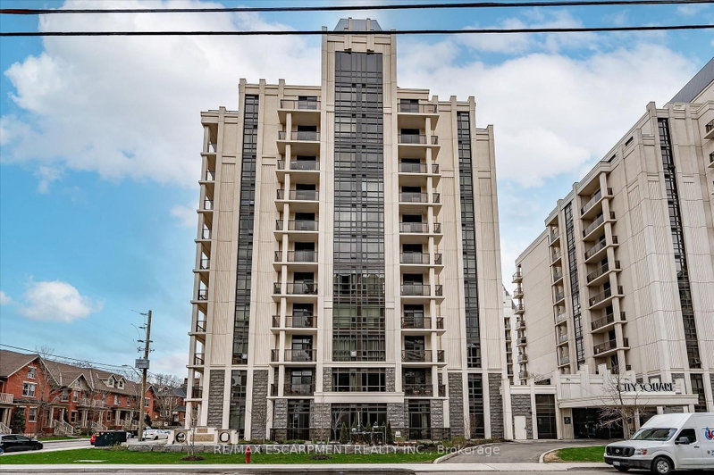 1004 - 85 ROBINSON Street