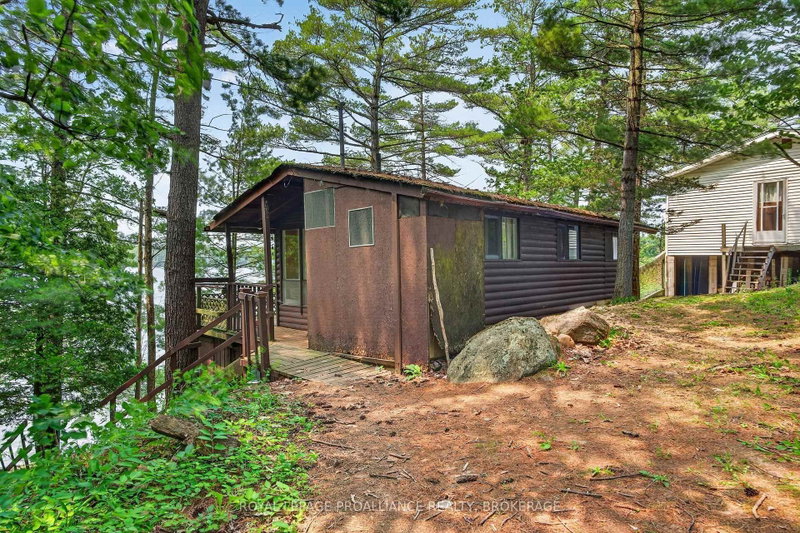 1135 Twin Island Lane