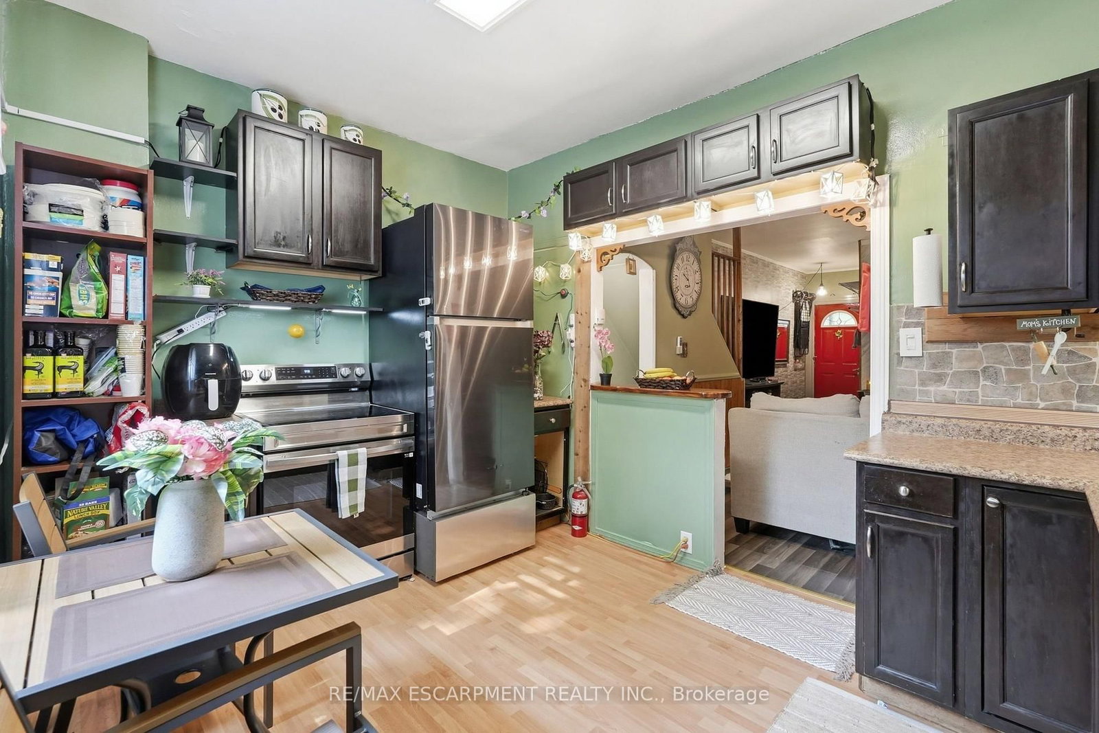 182 Cavell Avenue • Hamilton, ON photo 12