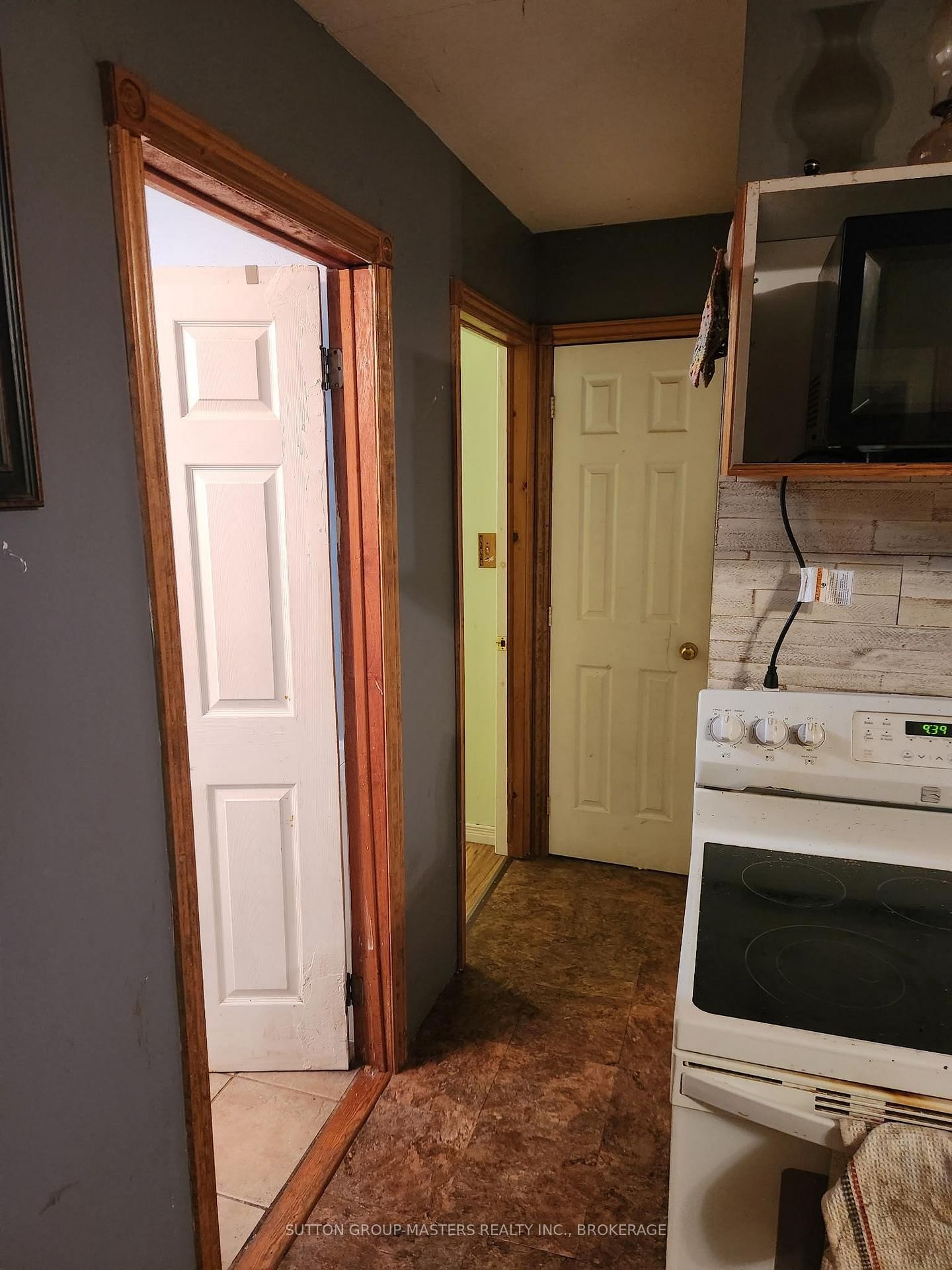 811 Pierces Lane • Leeds and the Thousand Islands, ON photo 11