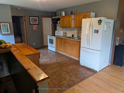 811 Pierces Lane • Leeds and the Thousand Islands, ON photo 6