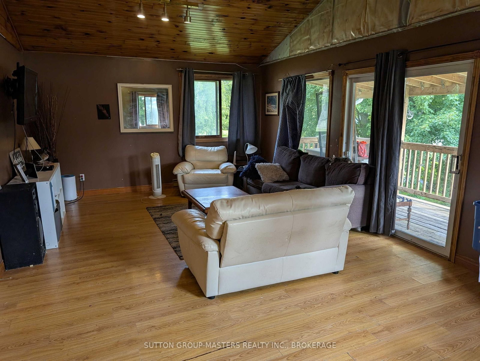 811 Pierces Lane • Leeds and the Thousand Islands, ON photo 9