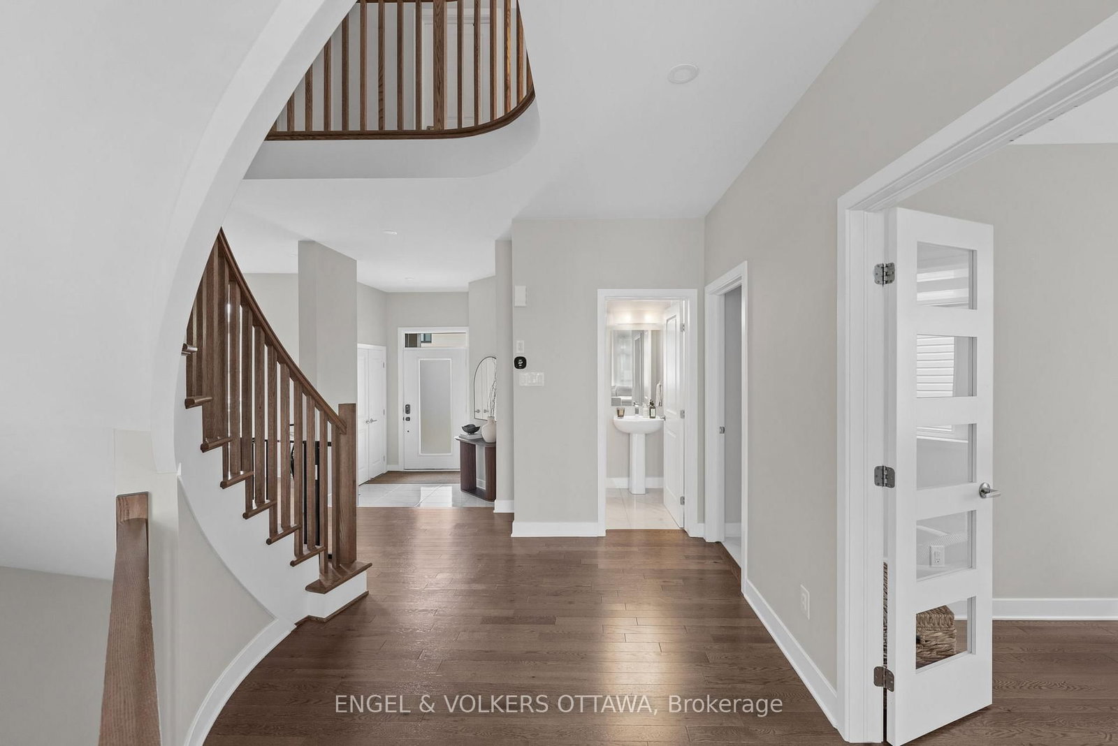 351 Shuttleworth Drive • Ottawa, ON photo 4
