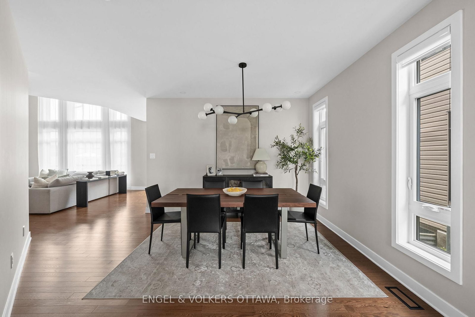 351 Shuttleworth Drive • Ottawa, ON photo 7