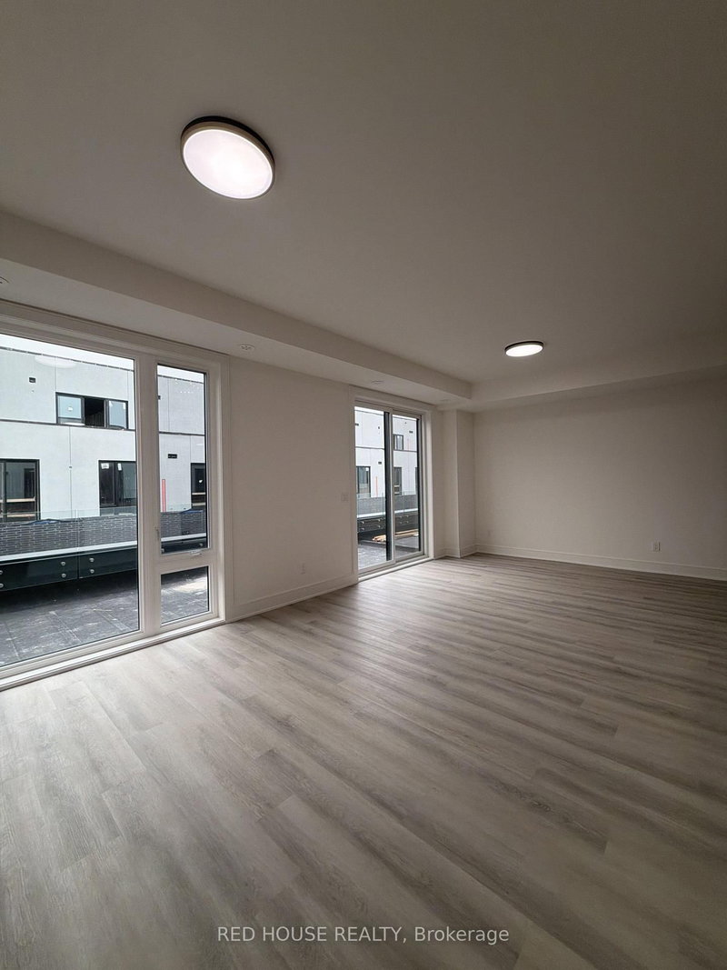 157 Everett Common
