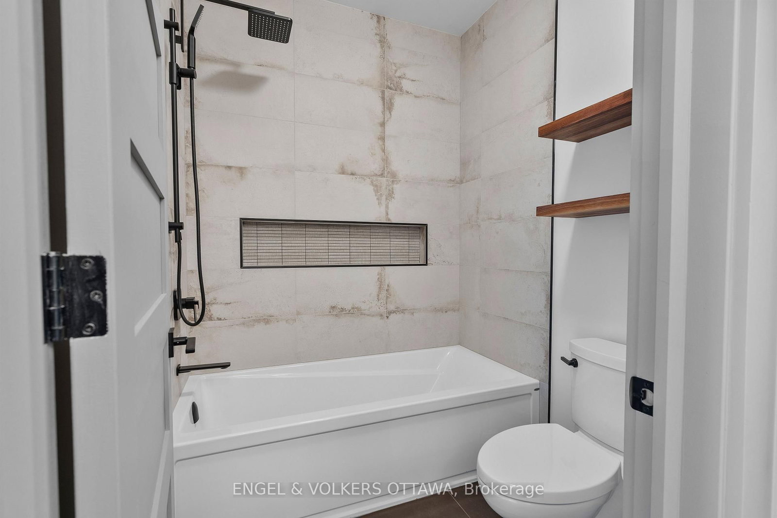 37 Clarendon Avenue • Ottawa, ON photo 34