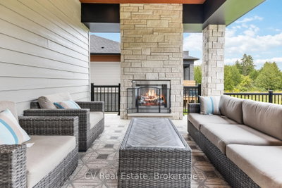 125 Stoneleigh Drive • Blue Mountains, ON photo 2