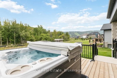 125 Stoneleigh Drive • Blue Mountains, ON photo 3