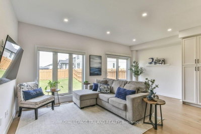 6682 HAYWARD Drive • London South, ON photo 8