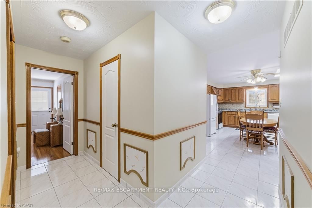 546 Dicenzo Drive • Hamilton, ON photo 19