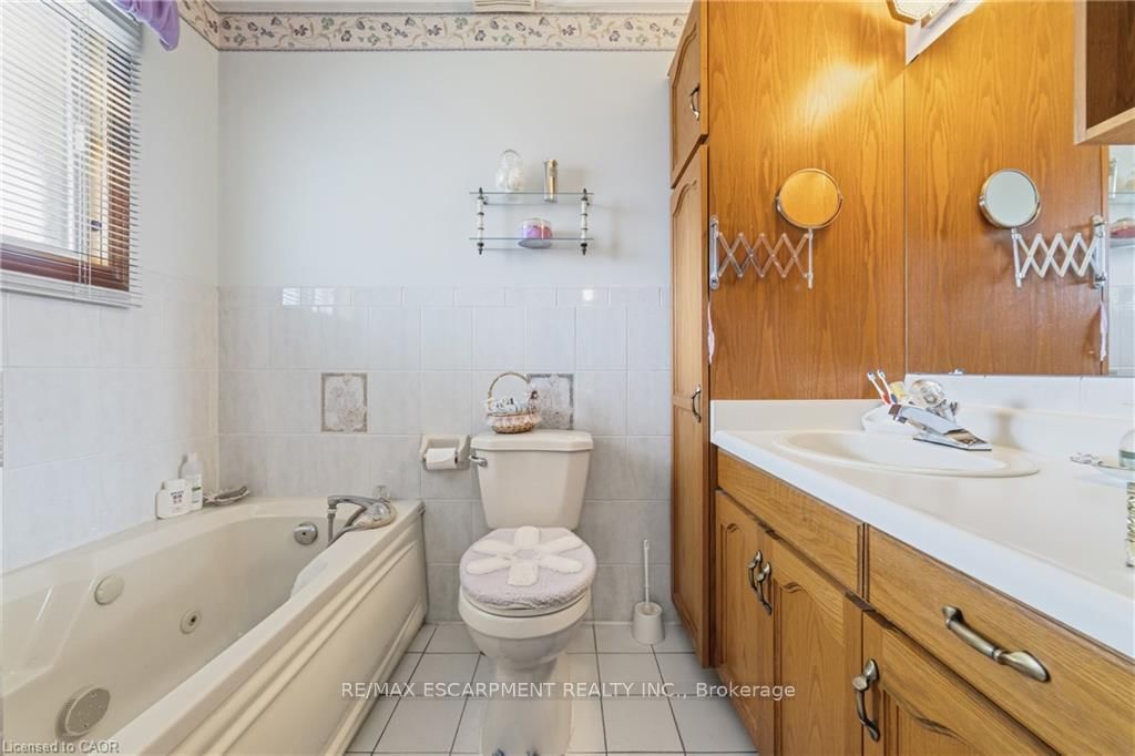 546 Dicenzo Drive • Hamilton, ON photo 27