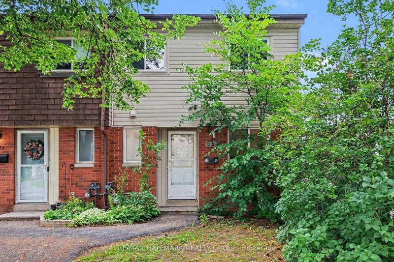 home for lease on 18-32A Sonnet Crescent