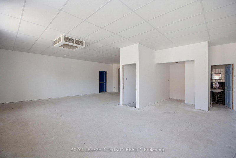104 Elgin St W photo 3