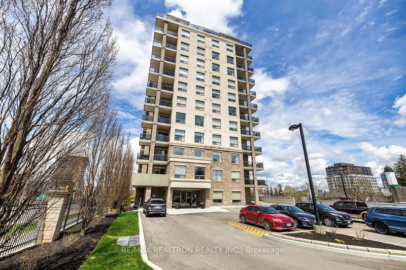 604 - 223 Erb Street W
